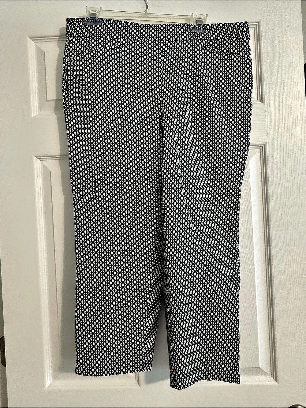 Rafaella Stretch Capri Geometric Capri Pants in Black & White Size 14 NWT